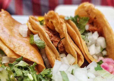 Taco de barbacoa dorado